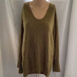 Free People Green V-Neck Sweater Relaxed Fit ♥️